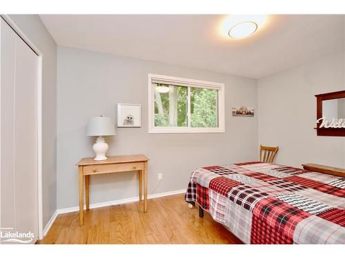 342 Cedar Street, Midland, ON - Indoor Photo Showing Bedroom
