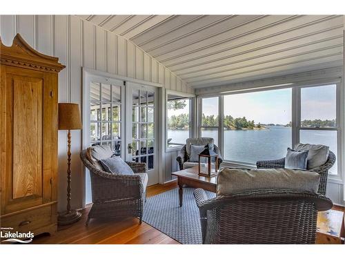 3584 Island 3420, Georgian Bay Twp, ON -  Photo Showing Living Room