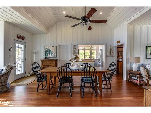 3584 Island 3420, Georgian Bay Twp, ON - Indoor Photo Showing Dining Room