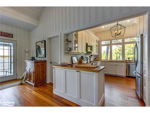 3584 Island 3420, Georgian Bay Twp, ON - Indoor Photo Showing Kitchen