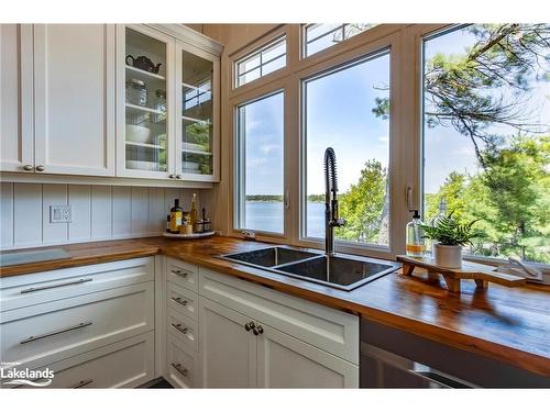 3584 Island 3420, Georgian Bay Twp, ON - Indoor Photo Showing Kitchen With Double Sink