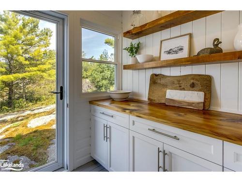 3584 Island 3420, Georgian Bay Twp, ON - Indoor Photo Showing Kitchen