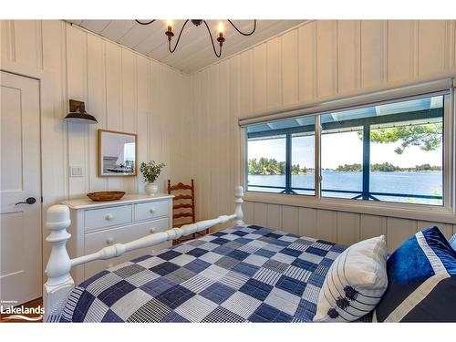 3584 Island 3420, Georgian Bay Twp, ON - Indoor Photo Showing Bedroom