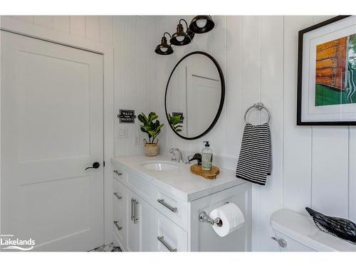 3584 Island 3420, Georgian Bay Twp, ON - Indoor Photo Showing Bathroom