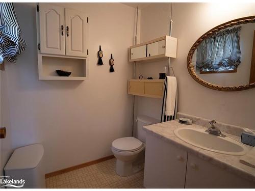 12 George Street, Parry Sound, ON - Indoor Photo Showing Bathroom