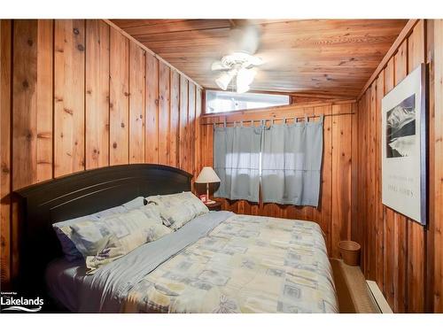 1025 Pratt Road, Muskoka Lakes, ON - Indoor Photo Showing Bedroom