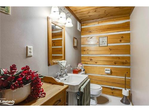 335 Murray Road, Penetanguishene, ON - Indoor Photo Showing Bathroom