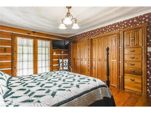 335 Murray Road, Penetanguishene, ON - Indoor Photo Showing Bedroom