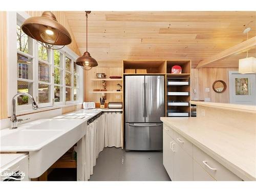 29 Island 26Lm, Gravenhurst, ON - Indoor Photo Showing Kitchen