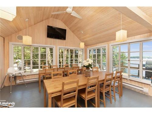 29 Island 26Lm, Gravenhurst, ON - Indoor Photo Showing Dining Room