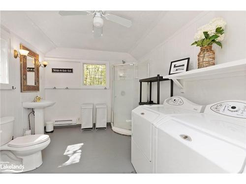 29 Island 26Lm, Gravenhurst, ON - Indoor Photo Showing Laundry Room