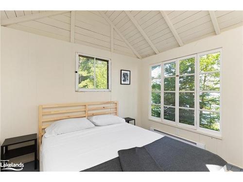 29 Island 26Lm, Gravenhurst, ON - Indoor Photo Showing Bedroom