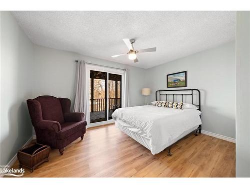 36 Beaver Trail, Mcdougall, ON - Indoor Photo Showing Bedroom