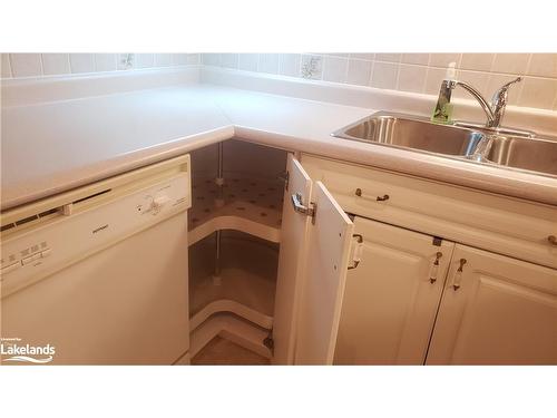 57-275 Huron Street, Stayner, ON - Indoor Photo Showing Kitchen With Double Sink
