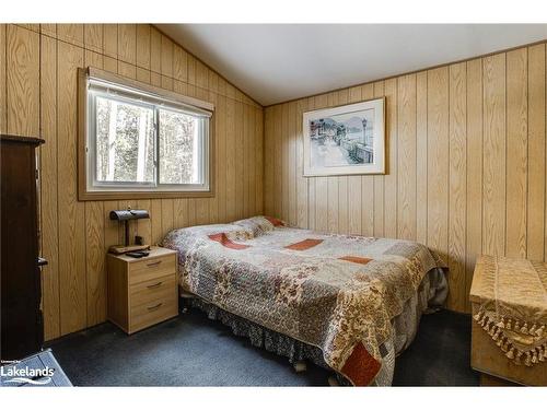 21 Moonlight Court, Tiny, ON - Indoor Photo Showing Bedroom