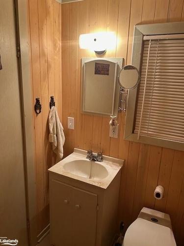 428 Ranger Bay, Loring, ON - Indoor Photo Showing Bathroom