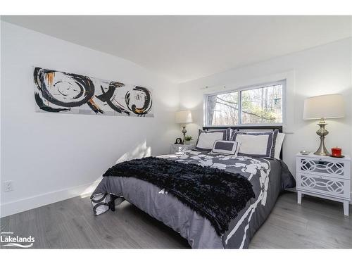 40 Duffy Drive, Waubaushene, ON - Indoor Photo Showing Bedroom