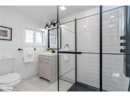 40 Duffy Drive, Waubaushene, ON - Indoor Photo Showing Bathroom