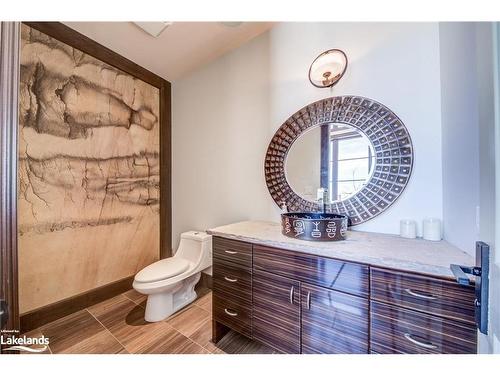 12 Windrose Valley Boulevard, Clearview, ON - Indoor Photo Showing Bathroom