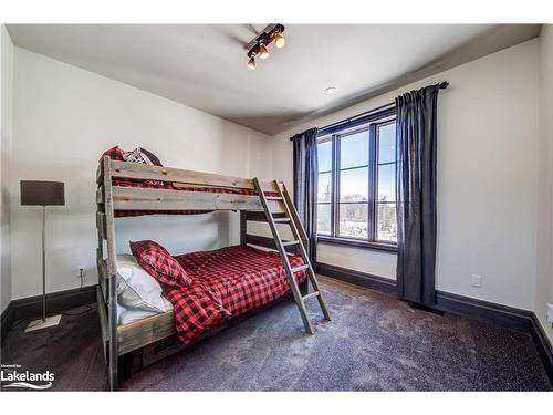 12 Windrose Valley Boulevard, Clearview, ON - Indoor Photo Showing Bedroom