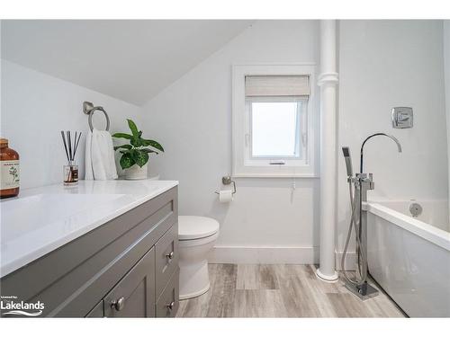 641 Bay Street, Midland, ON - Indoor Photo Showing Bathroom