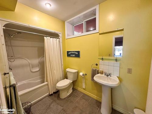 1032 Artisan Lane, Eagle Lake, ON - Indoor Photo Showing Bathroom