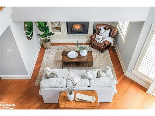 14 Port Road, Collingwood, ON - Indoor Photo Showing Living Room