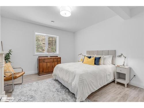 150 Deerfoot Trail, Huntsville, ON - Indoor Photo Showing Bedroom