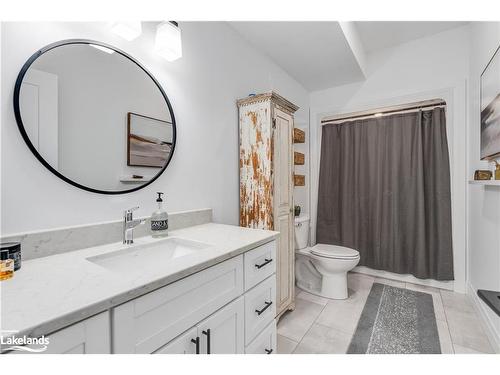 150 Deerfoot Trail, Huntsville, ON - Indoor Photo Showing Bathroom