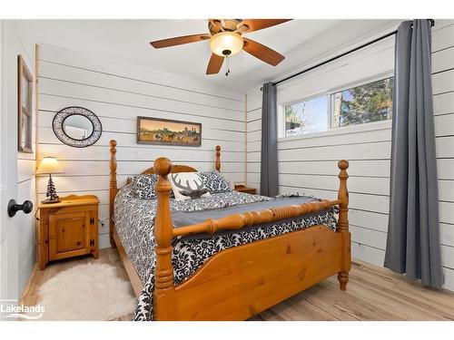 7-1006 Young'S Road, Port Carling, ON - Indoor Photo Showing Bedroom
