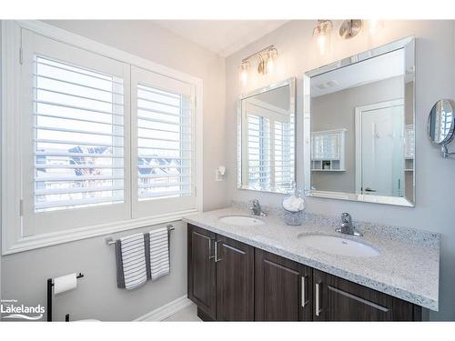 21 Kennedy Avenue, Collingwood, ON - Indoor Photo Showing Bathroom
