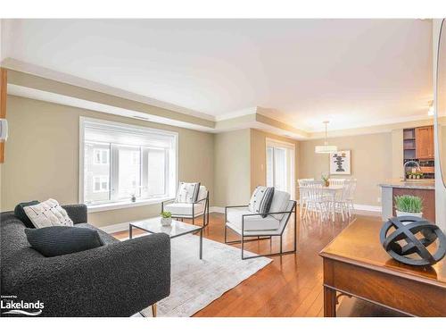 105-26 Dairy Lane, Huntsville, ON - Indoor Photo Showing Living Room