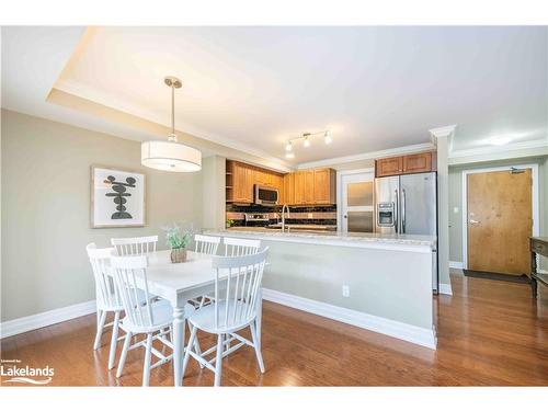 105-26 Dairy Lane, Huntsville, ON - Indoor Photo Showing Dining Room