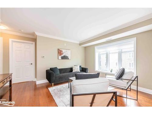 105-26 Dairy Lane, Huntsville, ON - Indoor Photo Showing Dining Room