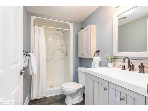 105-26 Dairy Lane, Huntsville, ON - Indoor Photo Showing Bathroom