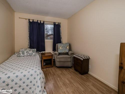 775 Sarah Street, Gravenhurst, ON - Indoor Photo Showing Bedroom