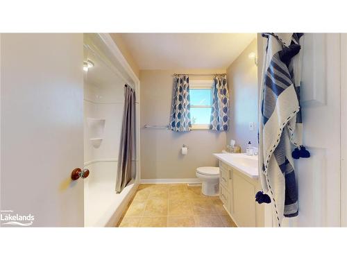 2030 Victoria Street, Innisfil, ON - Indoor Photo Showing Bathroom