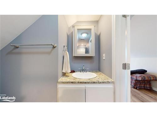 2030 Victoria Street, Innisfil, ON - Indoor Photo Showing Bathroom