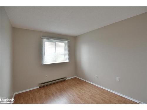 307-460 Ontario Street, Collingwood, ON - Indoor Photo Showing Other Room