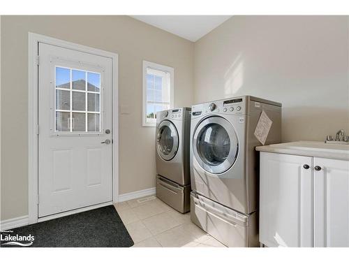 42 Maple Drive, Wasaga Beach, ON - Indoor Photo Showing Laundry Room