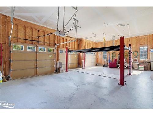 42 Maple Drive, Wasaga Beach, ON - Indoor Photo Showing Garage