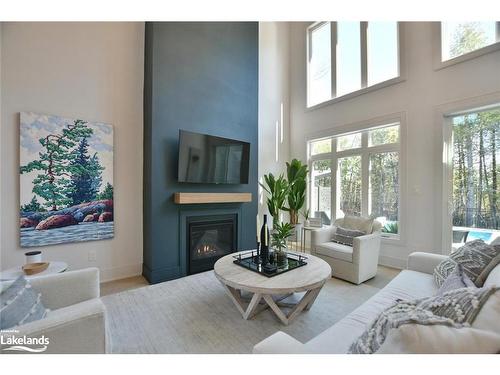 117 Tekiah Road, The Blue Mountains, ON - Indoor Photo Showing Living Room With Fireplace