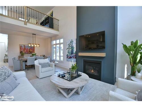 117 Tekiah Road, The Blue Mountains, ON - Indoor Photo Showing Living Room With Fireplace