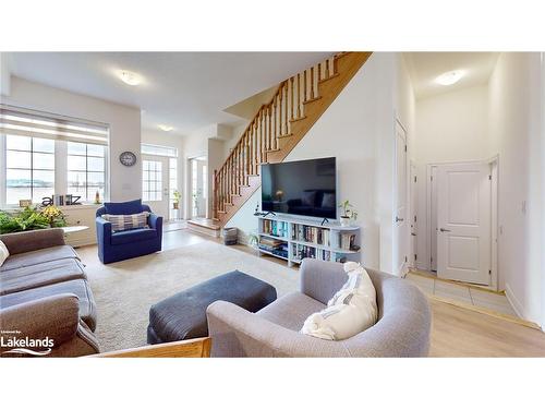 3 Stately Drive, Wasaga Beach, ON - Indoor Photo Showing Living Room