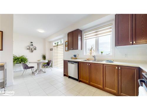 3 Stately Drive, Wasaga Beach, ON - Indoor Photo Showing Kitchen