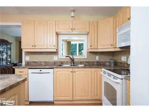 30 Illinois Crescent, Wasaga Beach, ON - Indoor Photo Showing Kitchen With Double Sink