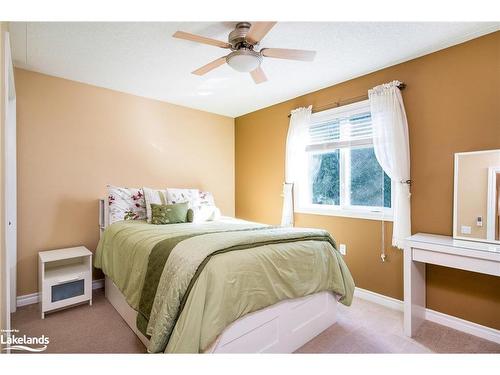 30 Illinois Crescent, Wasaga Beach, ON - Indoor Photo Showing Bedroom