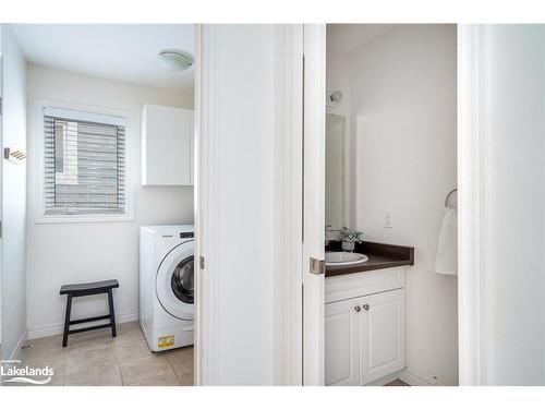 135 Dory Row, Thornbury, ON - Indoor Photo Showing Laundry Room