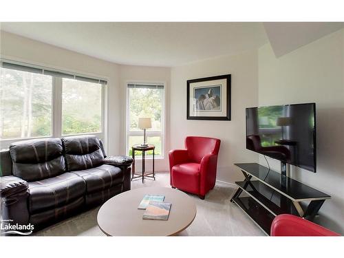 28 Barker Boulevard, Collingwood, ON - Indoor Photo Showing Living Room