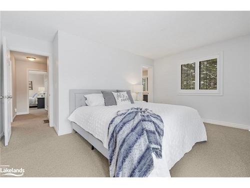 169 Lakewood Drive, The Blue Mountains, ON - Indoor Photo Showing Bedroom